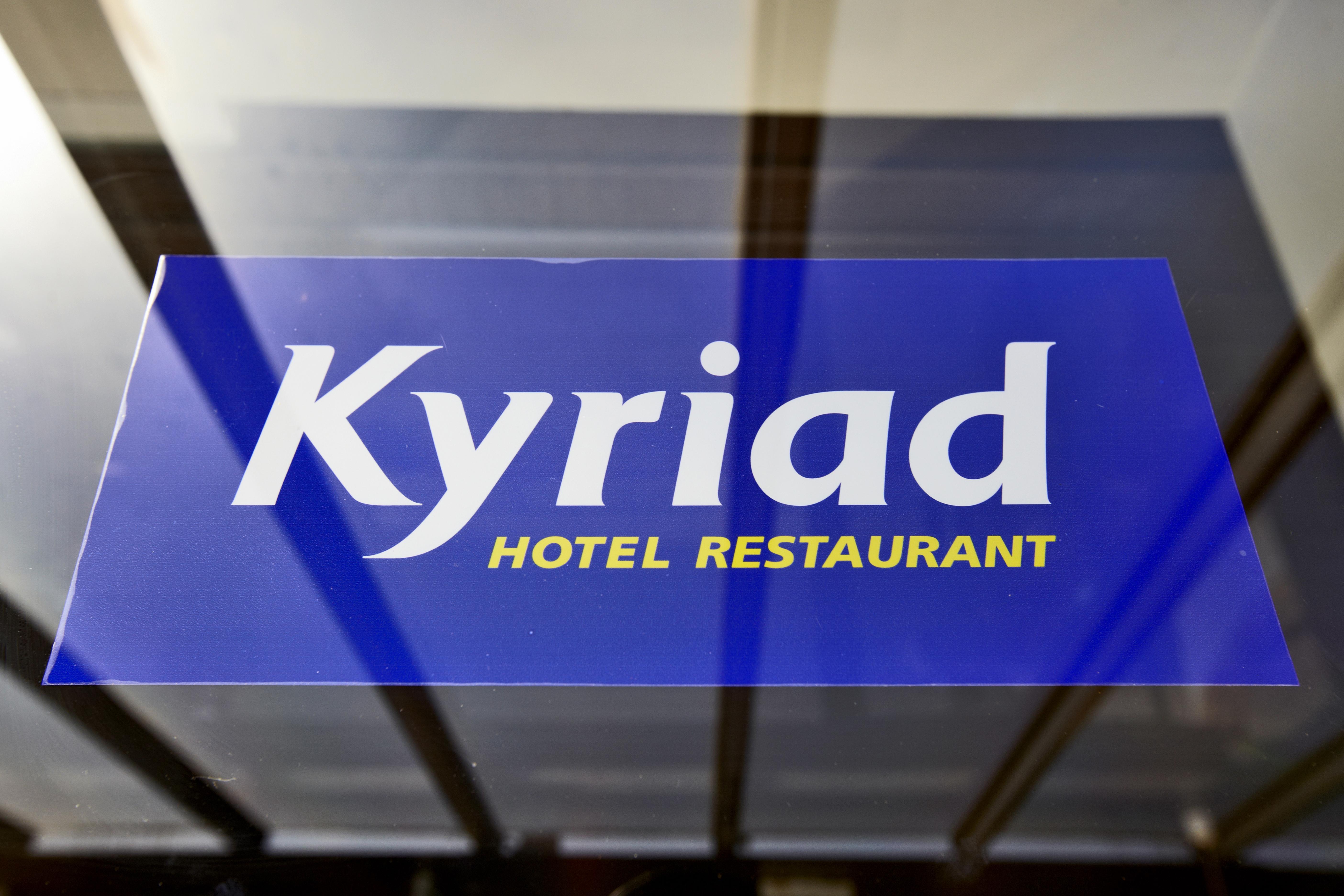 Kyriad Le Blanc-Mesnil Bagian luar foto